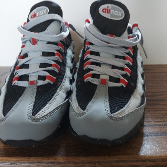 Nike Air Max - Picture 2 of 9